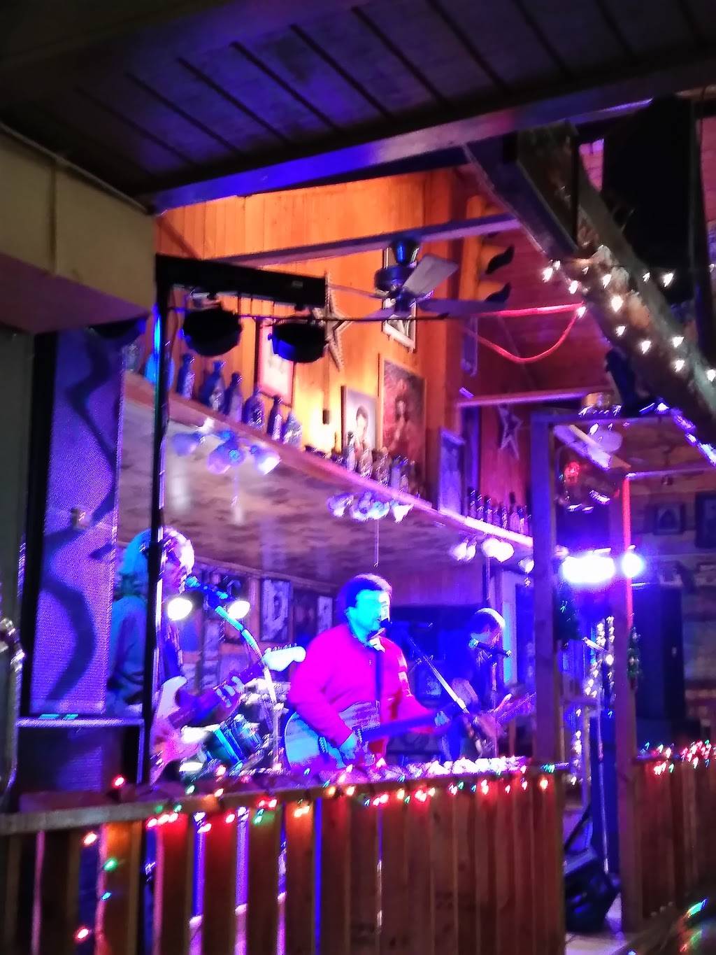 Rainbow Road Club | restaurant | 137 Berryville Pike, Charles Town, WV 25414, USA | 3047253540 OR +1 304-725-3540