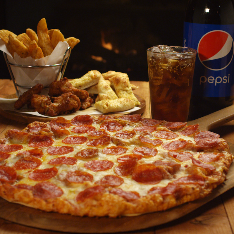 Me-n-Eds Pizzeria | restaurant | 1583 E El Monte Way, Dinuba, CA 93618, USA | 5595916986 OR +1 559-591-6986