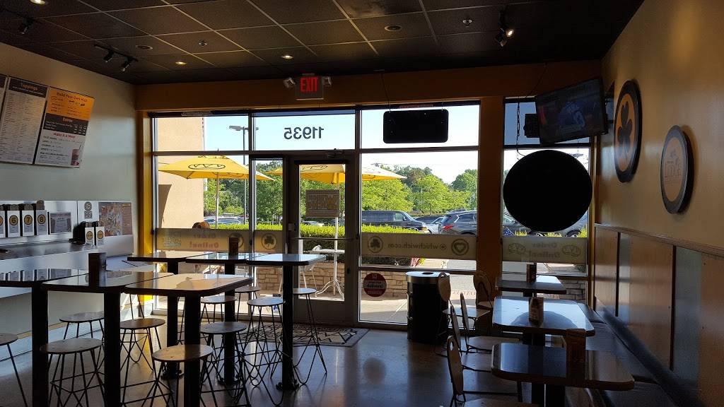 Which Wich Superior Sandwiches | restaurant | 11935 Manchester Rd, Des Peres, MO 63131, USA | 3143940945 OR +1 314-394-0945