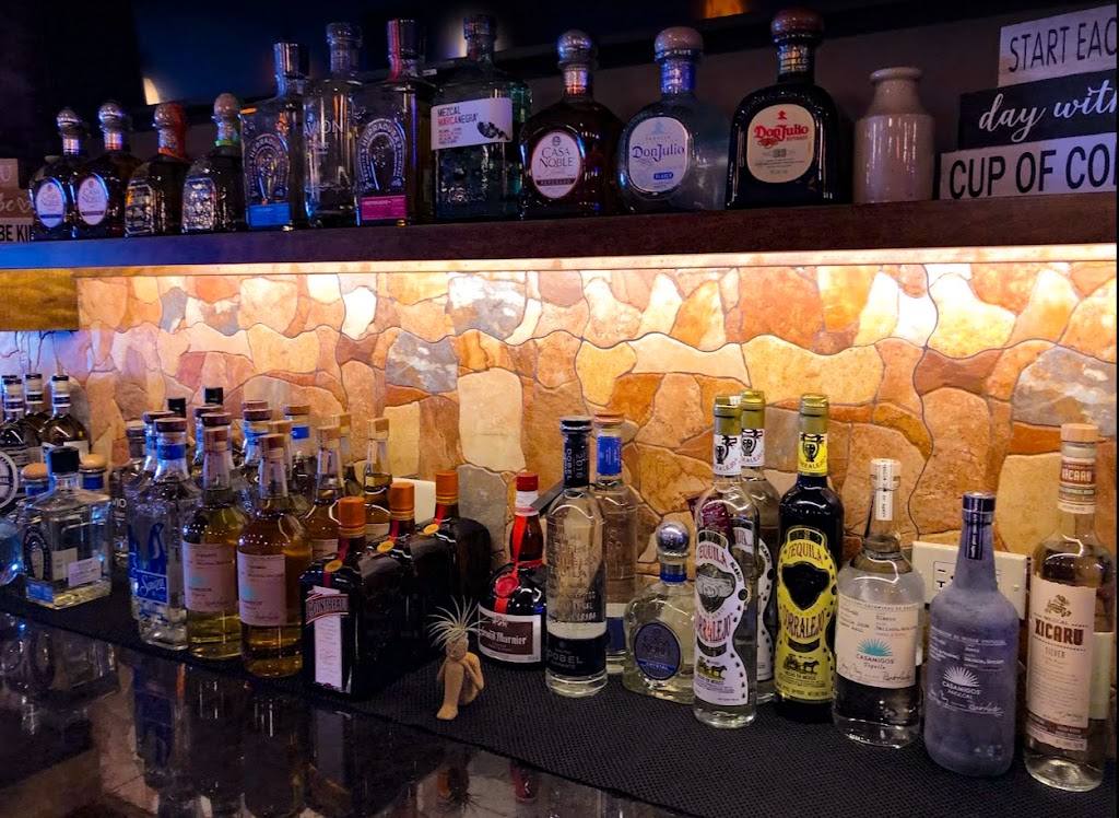 Senor Dylans Cantina | restaurant | 2281 Randall Rd, Carpentersville, IL 60110, USA | 2246999974 OR +1 224-699-9974