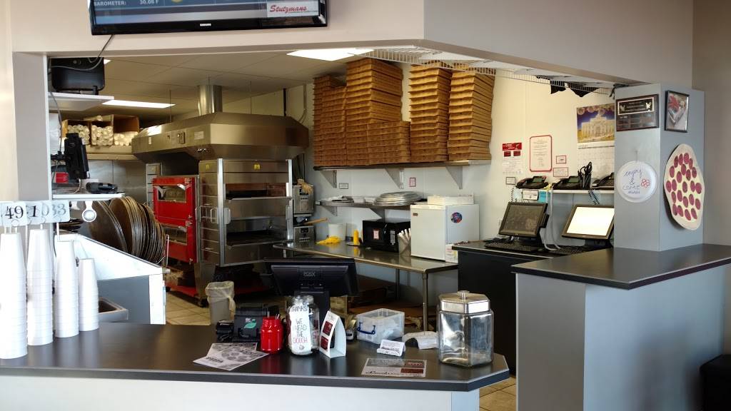 Knollas Pizza Maize | restaurant | 4041 N Maize Rd #200, Maize, KS 67101, USA | 3167224662 OR +1 316-722-4662