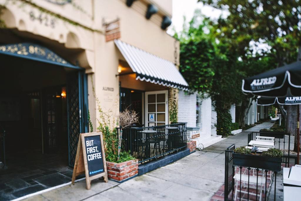 Alfred Coffee Melrose Place | cafe | 8428 Melrose Pl, Los Angeles, CA 90069, USA | 3239440811 OR +1 323-944-0811