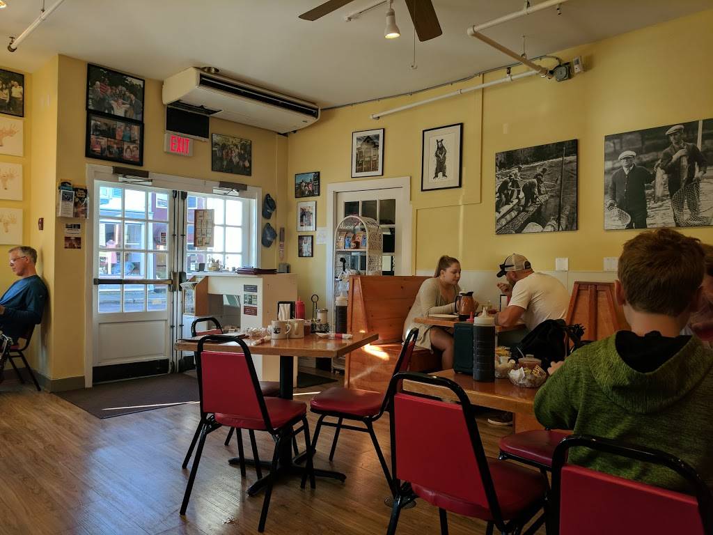 Great Maine Breakfast | restaurant | 15 Cottage St, Bar Harbor, ME 04609, USA | 2072884166 OR +1 207-288-4166