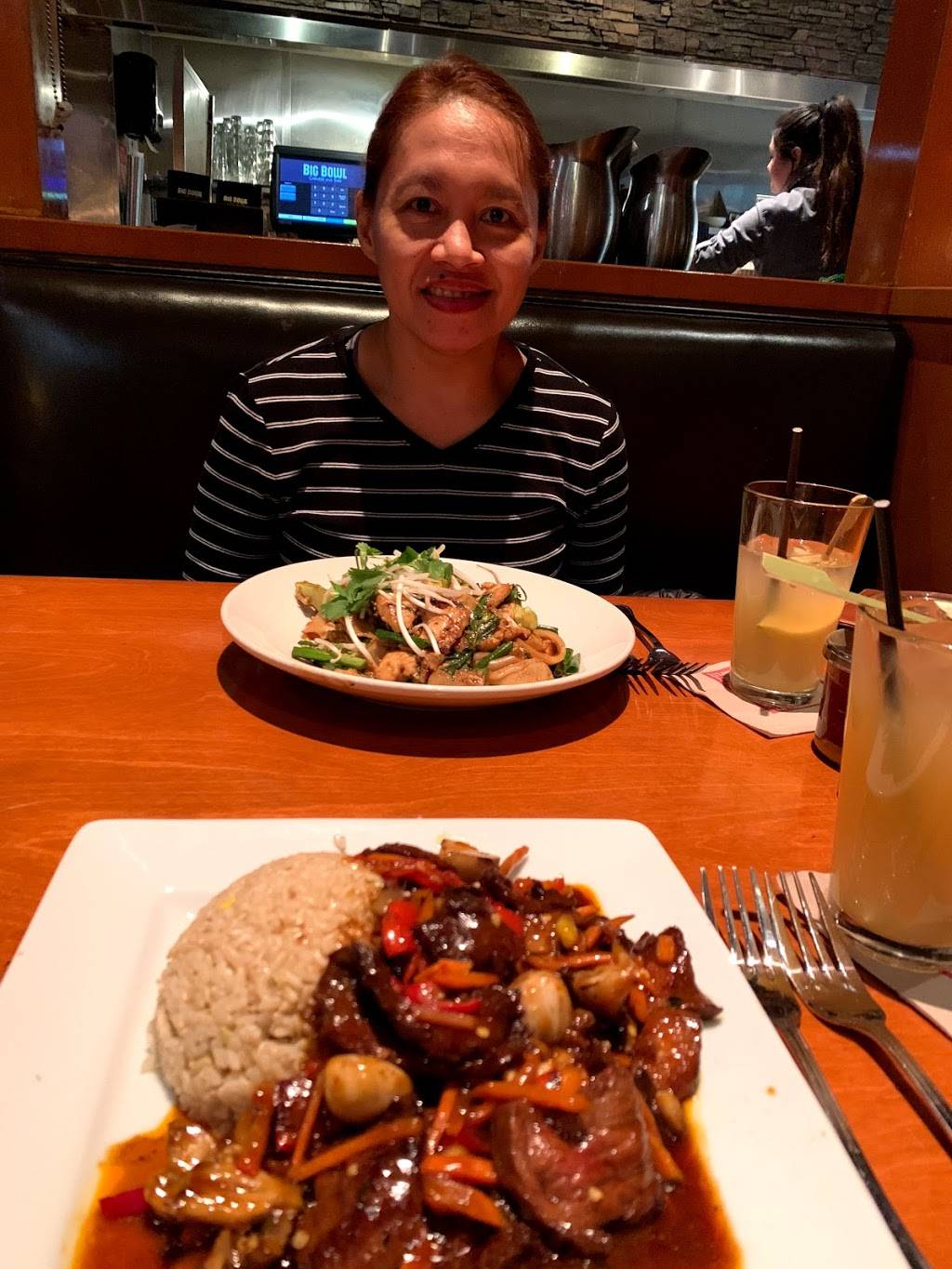 Big Bowl Lincolnshire | restaurant | 215 Parkway Dr, Lincolnshire, IL 60069, USA | 8478088880 OR +1 847-808-8880