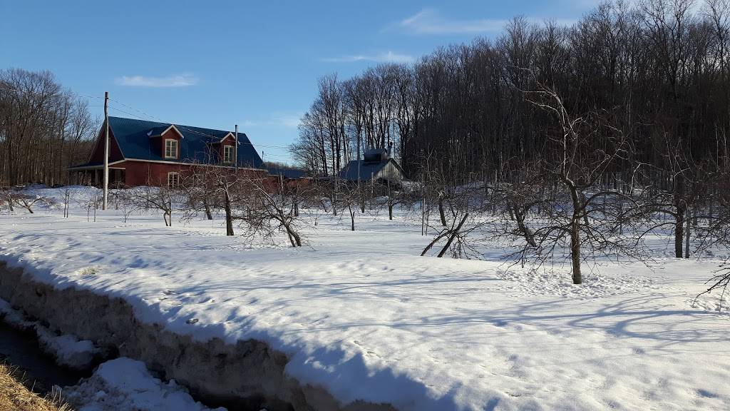 Val Des Rosacees | restaurant | 3300 Montée Robillard, Mirabel, QC J7N 2S4, Canada | 4505981198 OR +1 450-598-1198