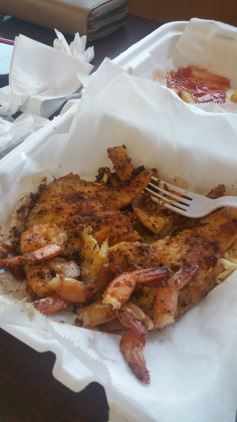 Hook Fish And Chicken | restaurant | 604 1st Ave SE, Moultrie, GA 31768, USA | 2296680665 OR +1 229-668-0665