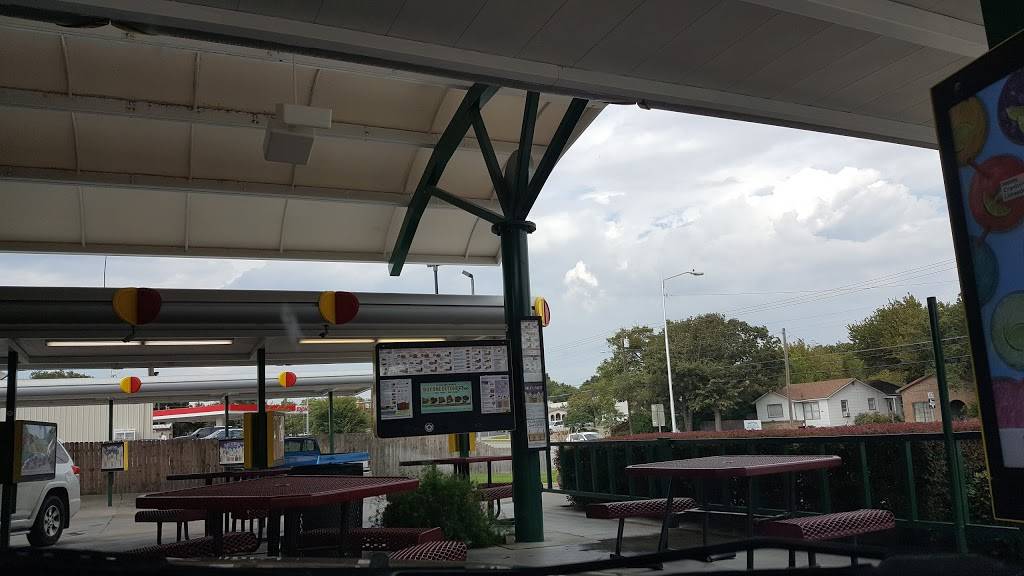 Sonic Drive-In | restaurant | 1201 N Main St, Weatherford, TX 76086, USA | 8175990670 OR +1 817-599-0670