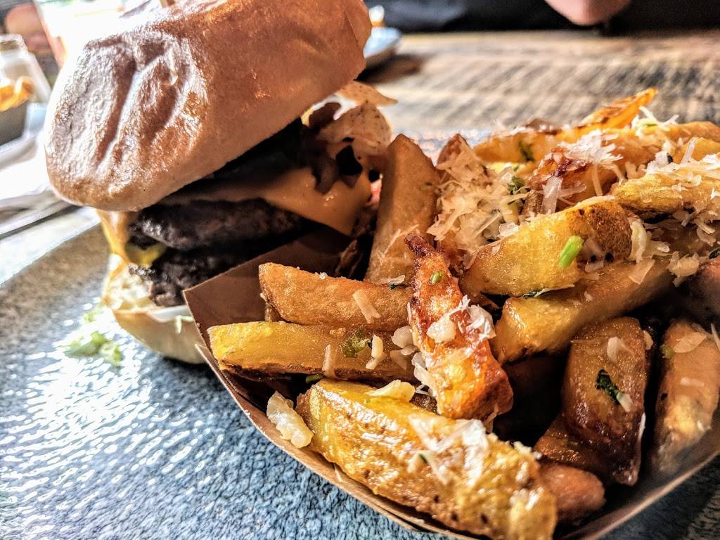 Kelseys Original Roadhouse | restaurant | 70 Quarry Edge Dr, Brampton, ON L6V 4K2, Canada | 9057961700 OR +1 905-796-1700