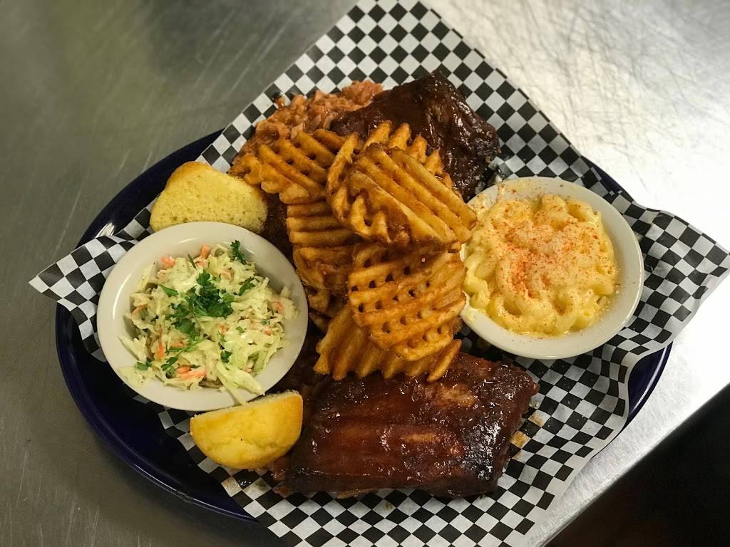 Valiant Bar and Grill | restaurant | 1120 S Main St, Chelsea, MI 48118, USA | 7344757714 OR +1 734-475-7714