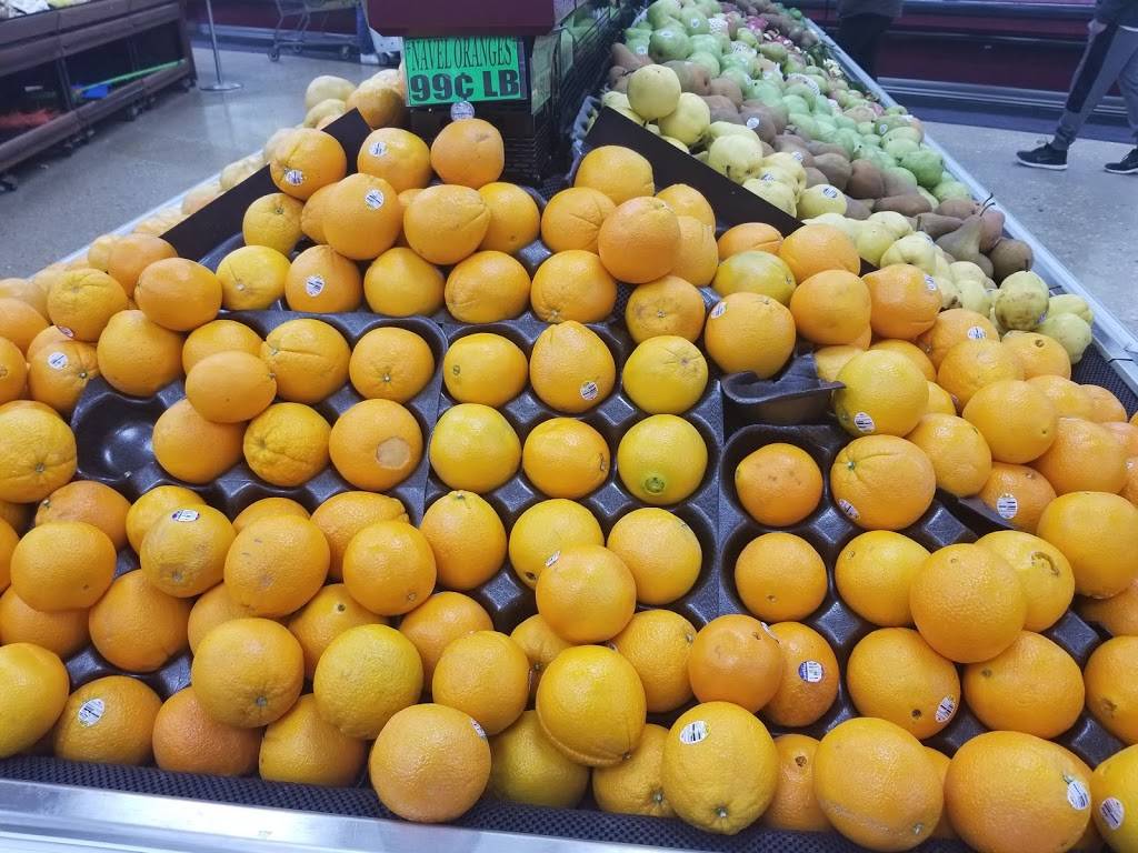 Food Market La Chiquita & Taqueria | restaurant | 219 Main St, Bensenville, IL 60106, USA | 6305953530 OR +1 630-595-3530