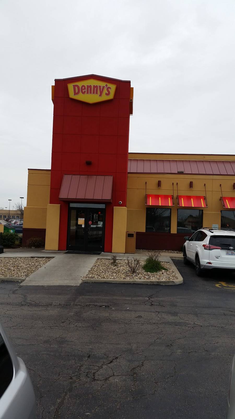 Dennys | restaurant | 27 Jct Dr W, Glen Carbon, IL 62034, USA | 6186591922 OR +1 618-659-1922