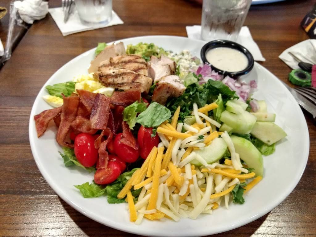 TGI Fridays | restaurant | 2100 W White Oaks Dr, Springfield, IL 62704, USA | 2176981900 OR +1 217-698-1900