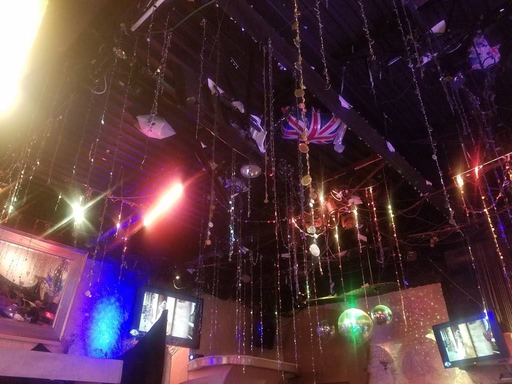 Central 111 Tapas Lounge | restaurant | 401 N Great Neck Rd #111, Virginia Beach, VA 23454, USA | 7572221022 OR +1 757-222-1022