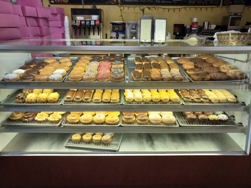 Kellys Donuts & Burgers | restaurant | 7391 Warner Ave, Huntington Beach, CA 92647, USA | 7145967888 OR +1 714-596-7888