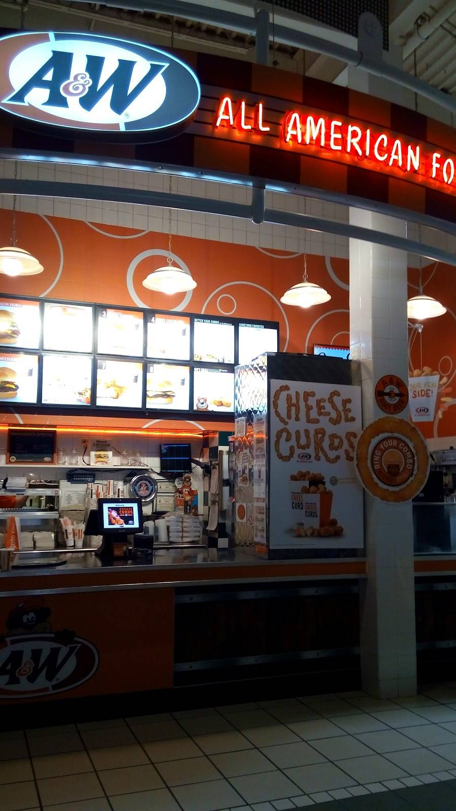 A&W Restaurant | restaurant | 217 Bay Park Square, Green Bay, WI 54304, USA | 9204908563 OR +1 920-490-8563