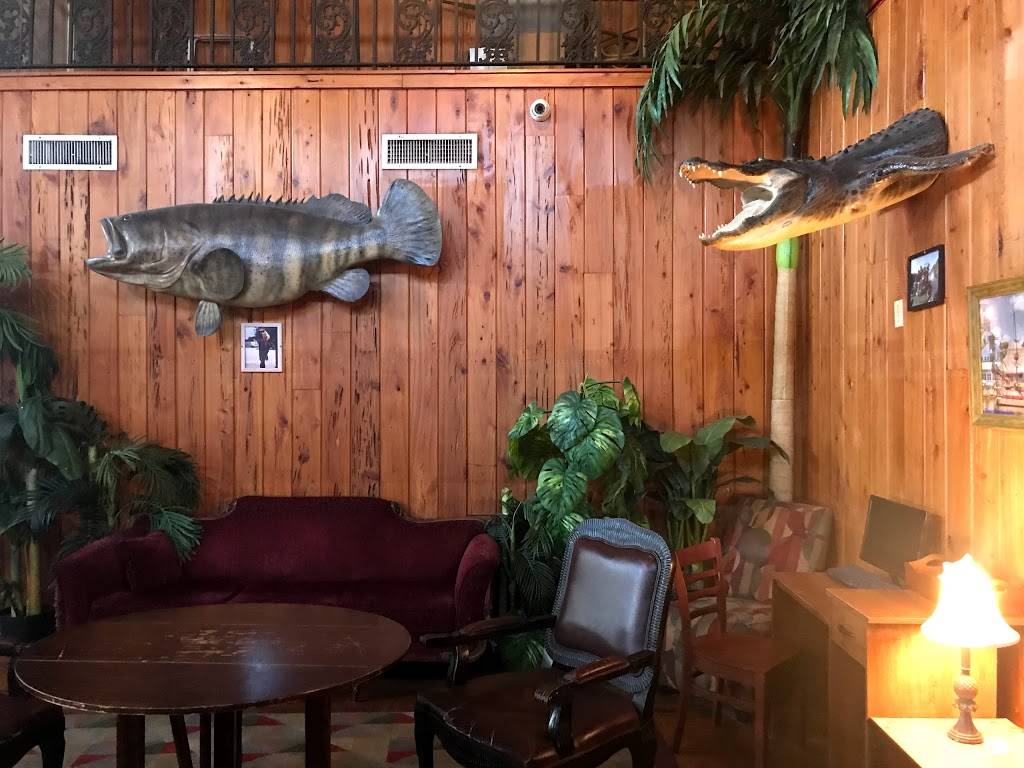 Squid Lips | restaurant | 1477 Pineapple Ave, Melbourne, FL 32935, USA | 3212593101 OR +1 321-259-3101