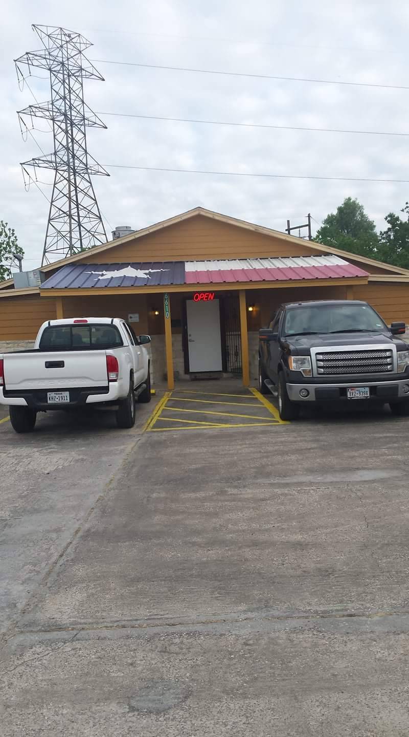 Texas Star Bar and Grill | restaurant | 6610 Gulfway Dr, Port Arthur, TX 77642, USA | 4095480170 OR +1 409-548-0170