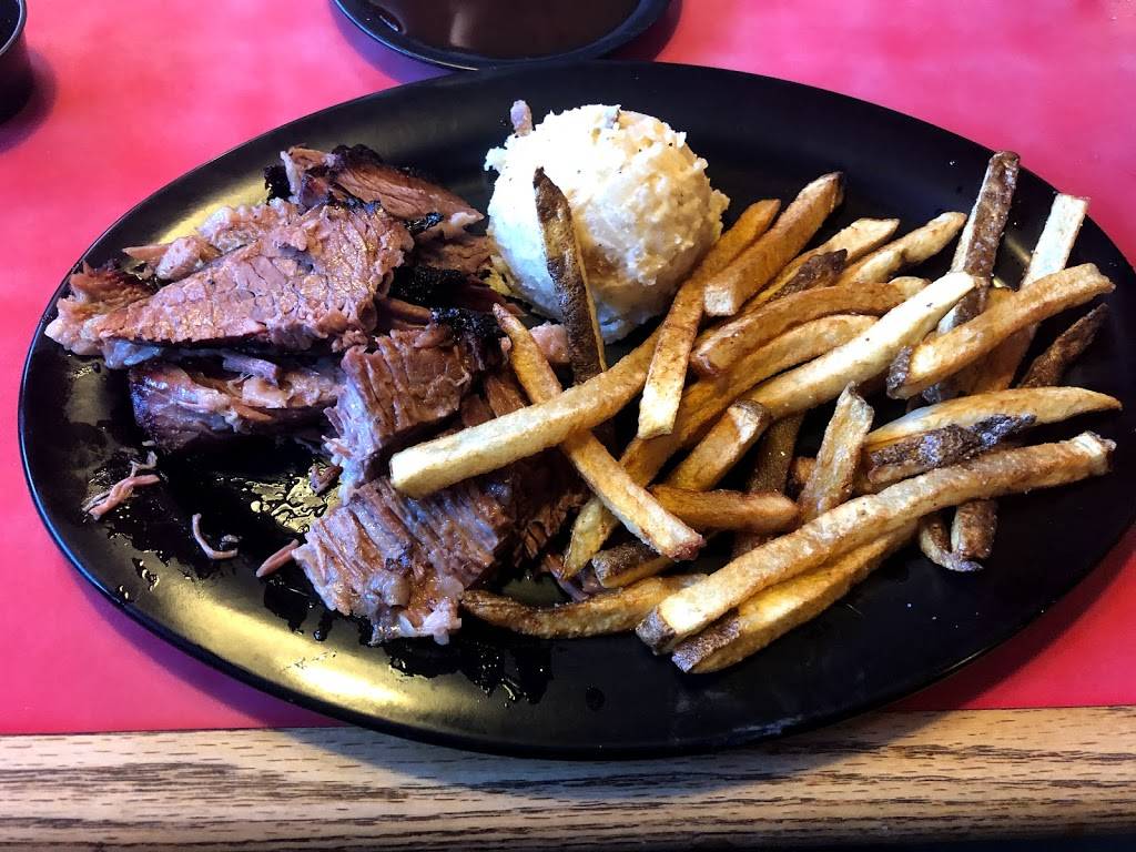 Hole in the Wall BBQ | restaurant | 3200 W 11th Ave, Eugene, OR 97402, USA | 5416837378 OR +1 541-683-7378