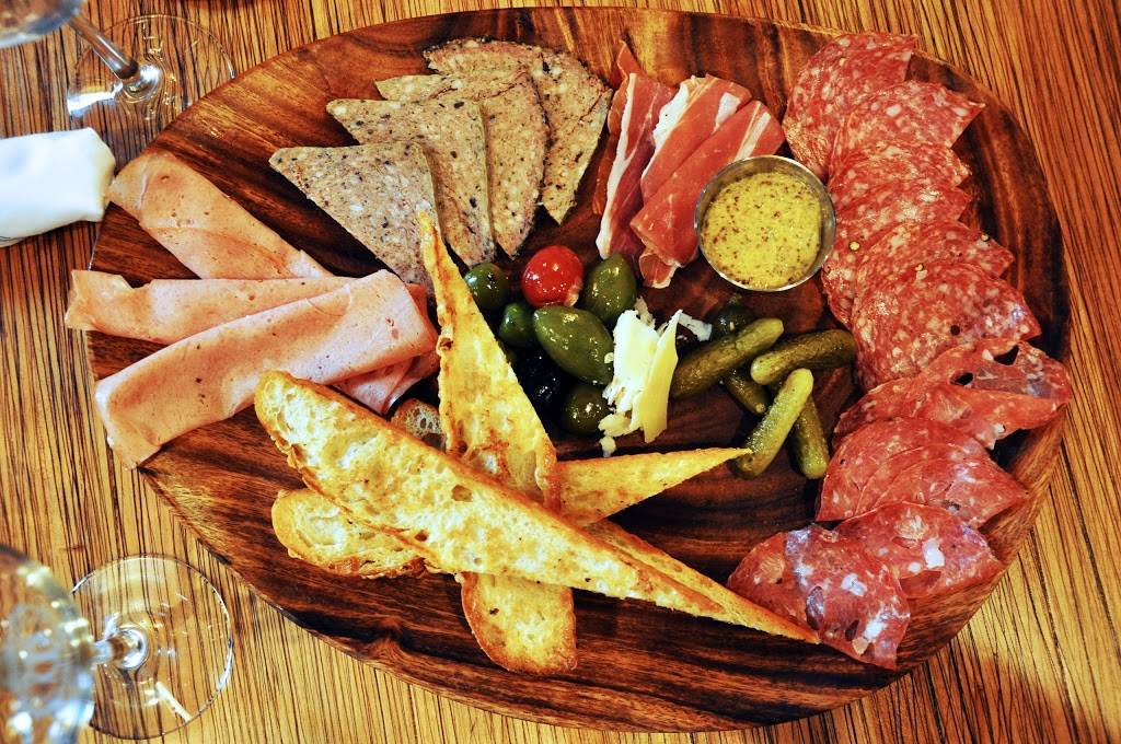 OTooles Libertyville | restaurant | 412 North Milwaukee Avenue Downtown, Libertyville, IL 60048, USA | 8479842599 OR +1 847-984-2599