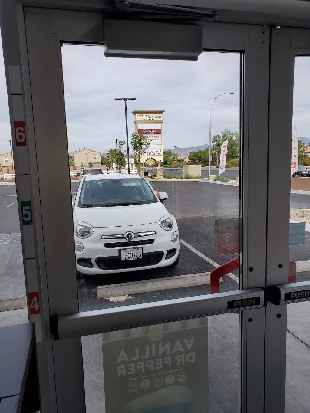 Jack in the Box | restaurant | 4570 W Cactus Ave, Las Vegas, NV 89141, USA | 7027360005 OR +1 702-736-0005