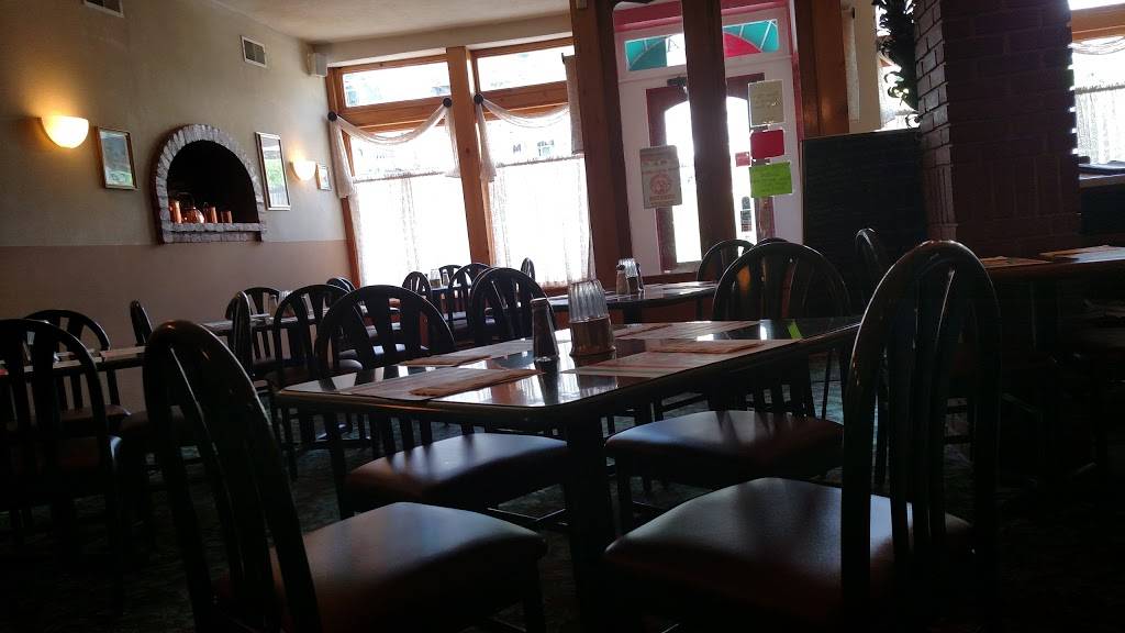 Rocco & Annas Ristorante | restaurant | 302 Main St, Parkesburg, PA 19365, USA | 6108573751 OR +1 610-857-3751