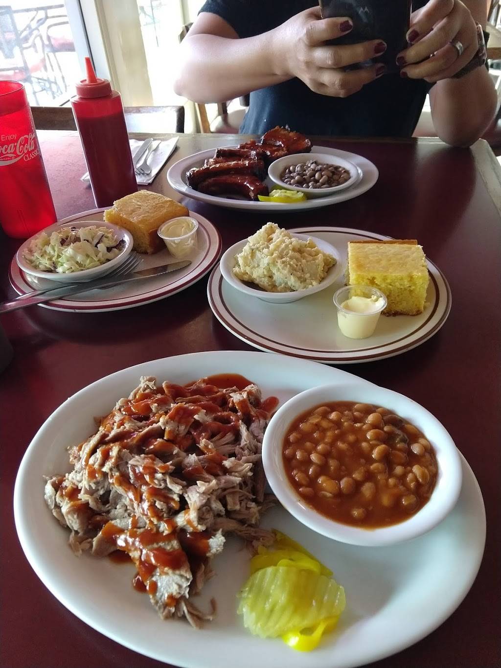 St Francis BBQ | restaurant | 4952 Verdugo Way, Camarillo, CA 93012, USA | 8053889555 OR +1 805-388-9555