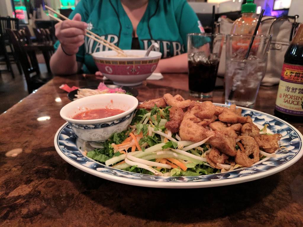 DaLat Vietnamese Restaurant and Bar | restaurant | 2537 N Fitzhugh Ave, Dallas, TX 75204, USA | 2148273200 OR +1 214-827-3200