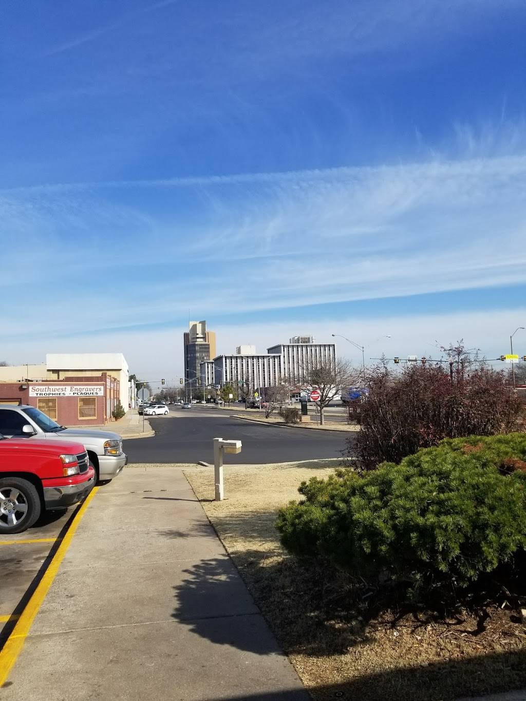 Braums Ice Cream & Burger Restaurant | restaurant | 1204 NW 17th St, Oklahoma City, OK 73106, USA | 4055211598 OR +1 405-521-1598