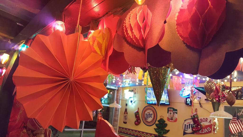 Gonzalez | restaurant | 367 W Jefferson Blvd, Dallas, TX 75208, USA | 2149465333 OR +1 214-946-5333