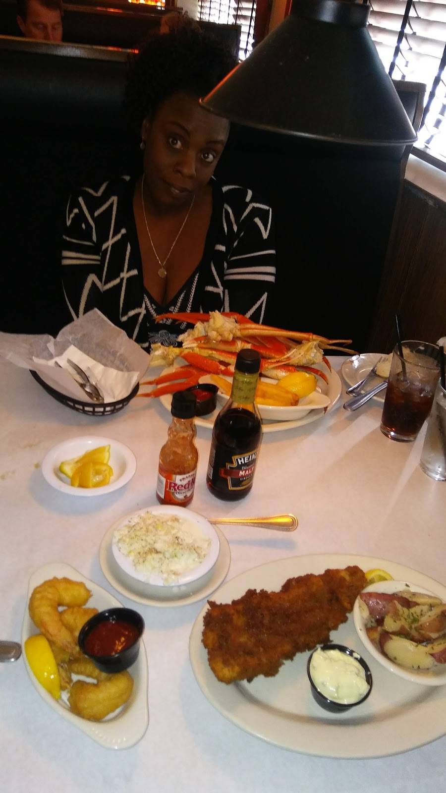 Sussex Seafood & Grille | restaurant | 29280 Euclid Ave, Wickliffe, OH 44092, USA | 4409432002 OR +1 440-943-2002