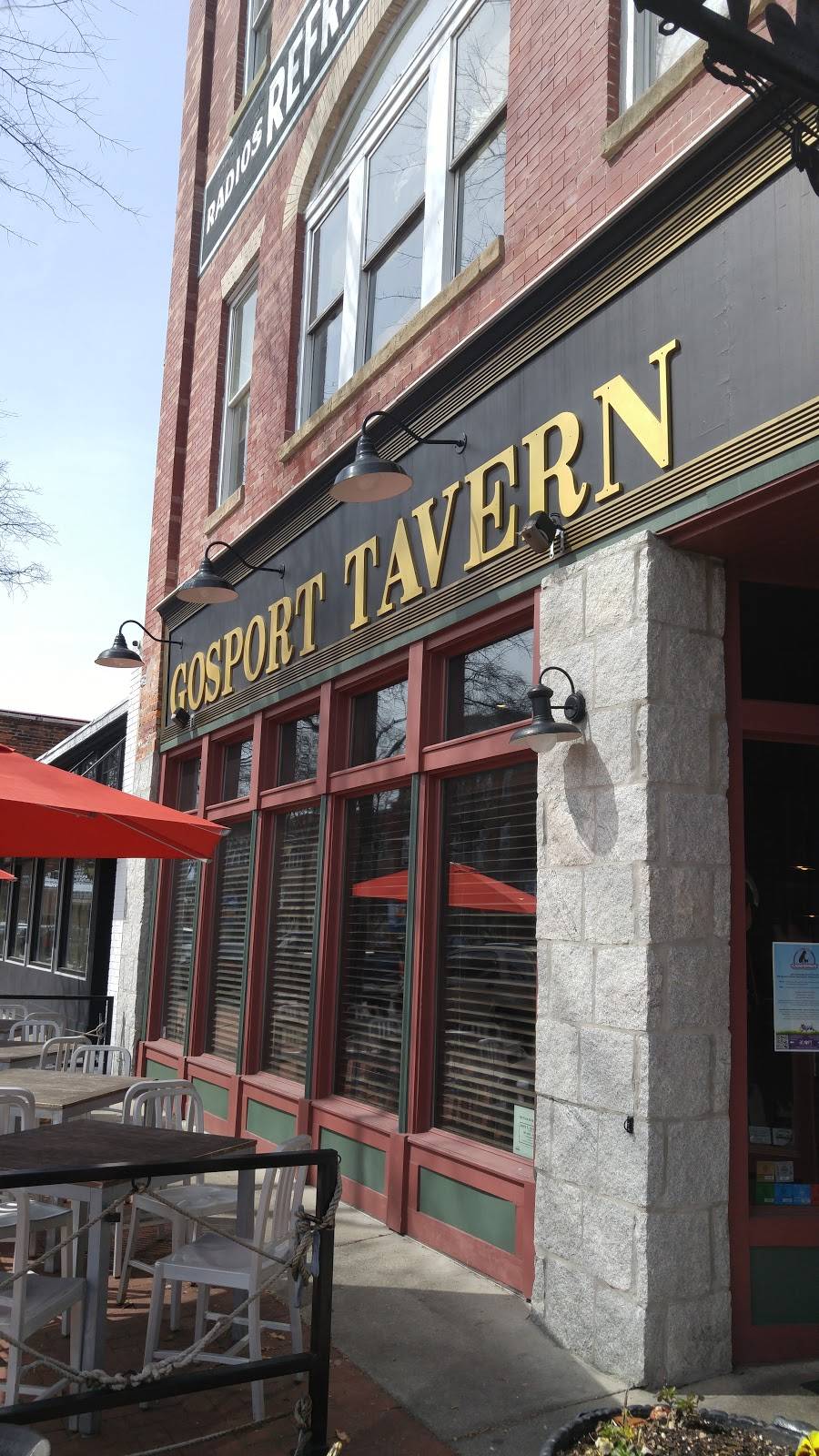 Gosport Tavern | restaurant | 702 High St, Portsmouth, VA 23704, USA | 7576062666 OR +1 757-606-2666