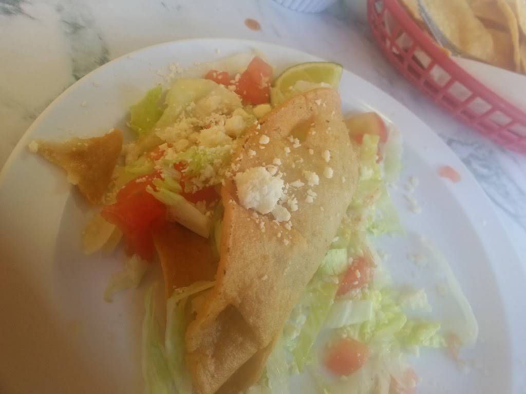 Lupitas Restaurant | restaurant | 2214 E 1st St, Los Angeles, CA 90033, USA | 3232654730 OR +1 323-265-4730