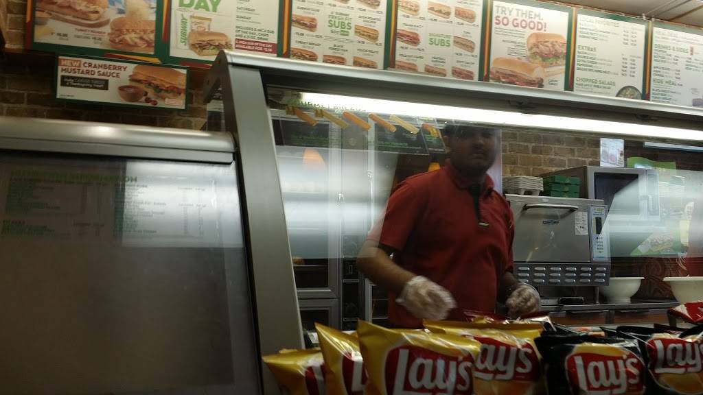 Subway Restaurants | restaurant | 1400 Butterfield Rd, Mundelein, IL 60060, USA | 8475668660 OR +1 847-566-8660