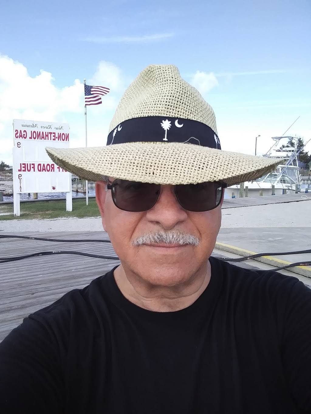 Monsters Pizza | restaurant | 637 Sand Ridge Rd, Hubert, NC 28539, USA | 9103268888 OR +1 910-326-8888