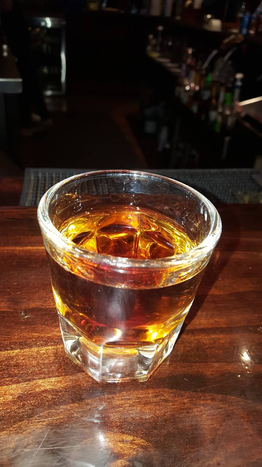 Amsterdam Alley Bar & Lounge | restaurant | 9 W Price St, Linden, NJ 07036, USA | 9089254166 OR +1 908-925-4166