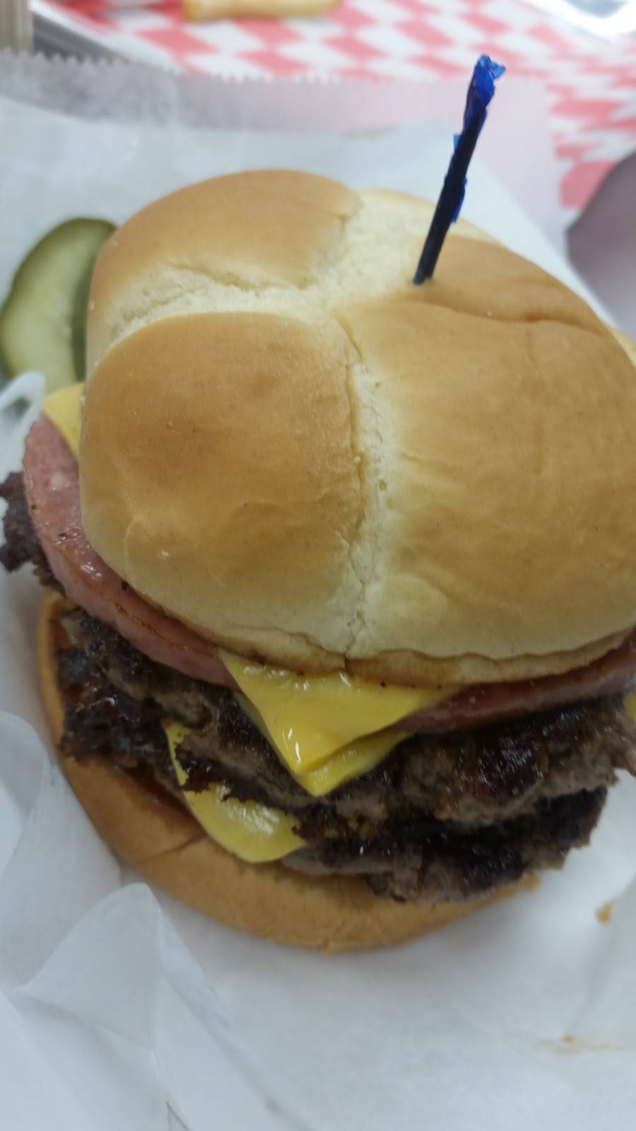 Richmans Ice Cream & Burger Co. | restaurant | 6935 Emilie Rd, Levittown, PA 19057, USA | 2159431801 OR +1 215-943-1801