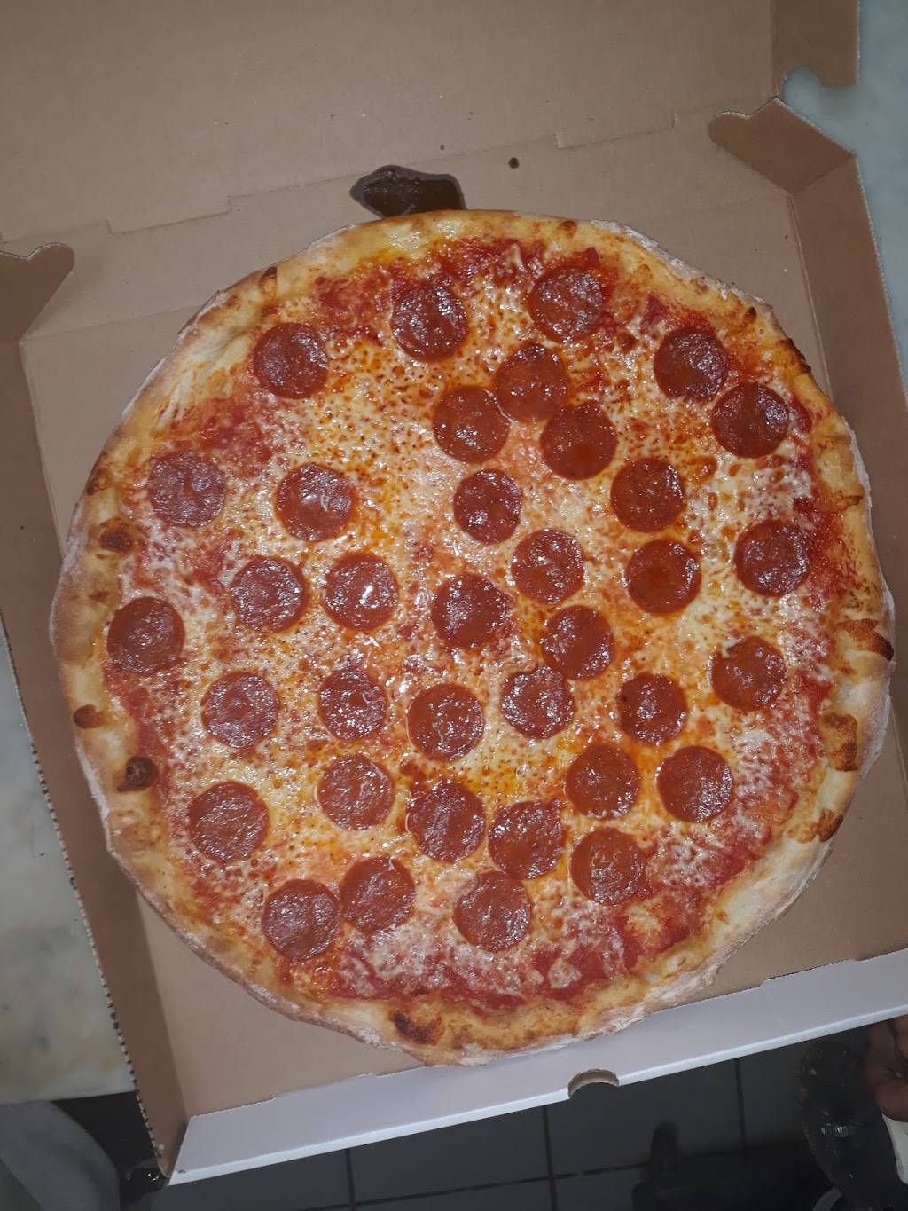 Nickos Pizza | restaurant | 220 Bloomfield Ave, Newark, NJ 07104, USA | 9739005000 OR +1 973-900-5000