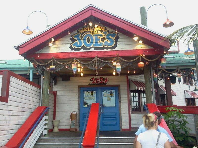 Joes Crab Shack | restaurant | 2024 W First St, Fort Myers, FL 33901, USA | 2393321881 OR +1 239-332-1881