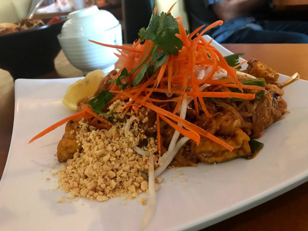 Sala Thai Restaurant | restaurant | 10880 N 32nd St #29, Phoenix, AZ 85028, USA | 6029711293 OR +1 602-971-1293