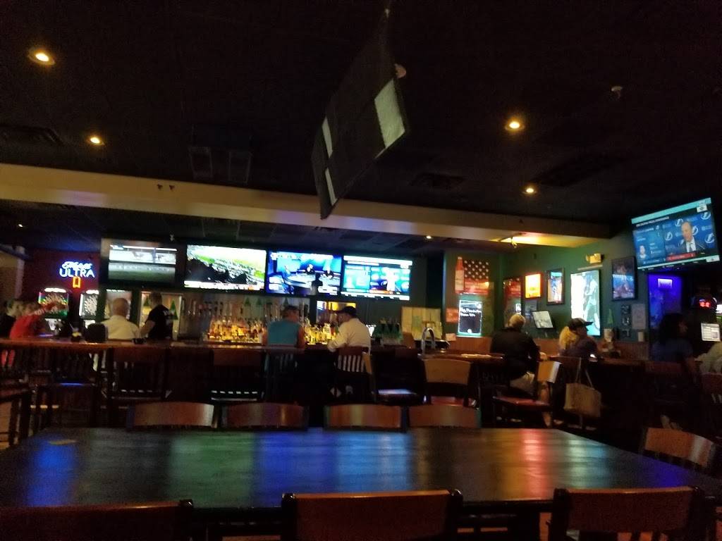 Hennessys Bar & Grille | restaurant | 3980 Tampa Rd, Oldsmar, FL 34677, USA | 8138542255 OR +1 813-854-2255