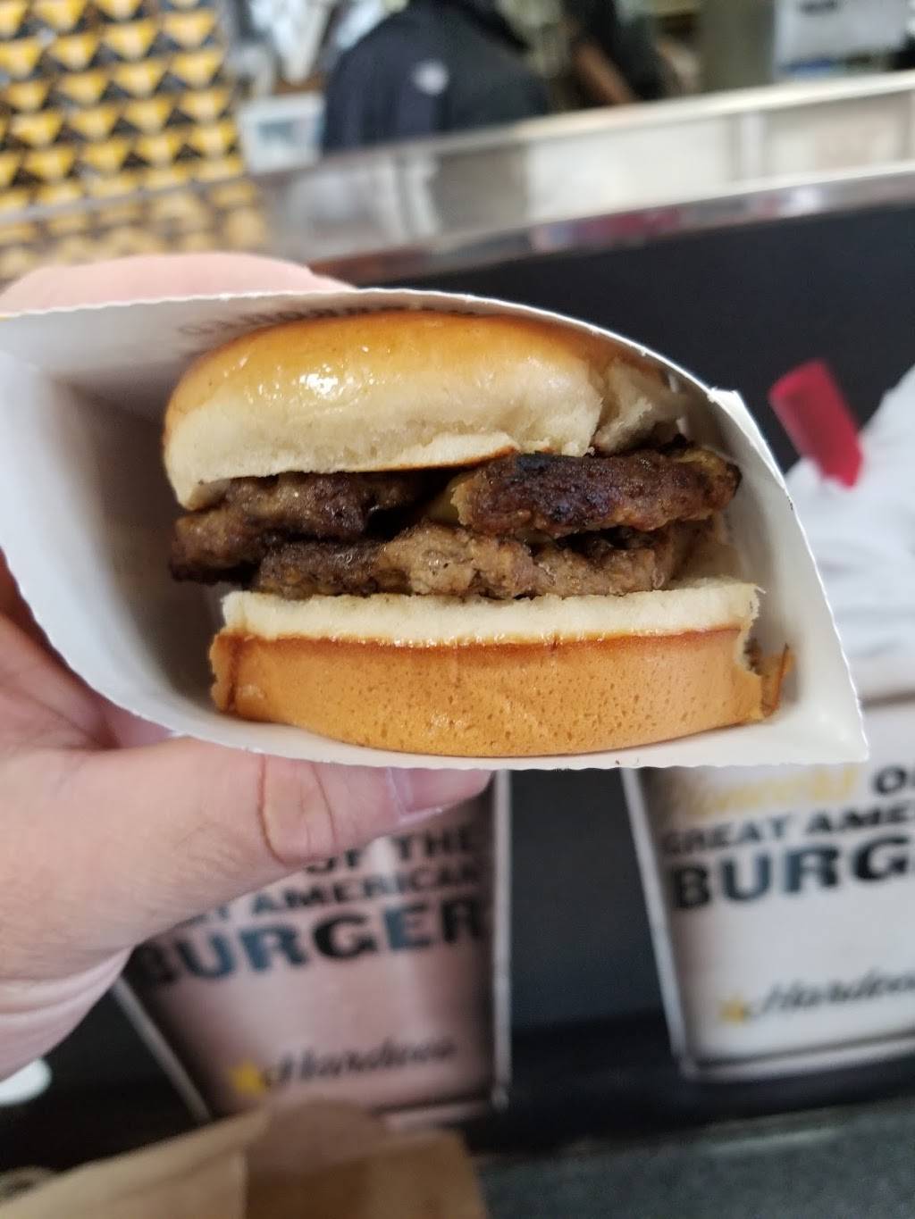 Hardees | restaurant | 11017 Jefferson Ave, Newport News, VA 23601, USA | 7575994454 OR +1 757-599-4454