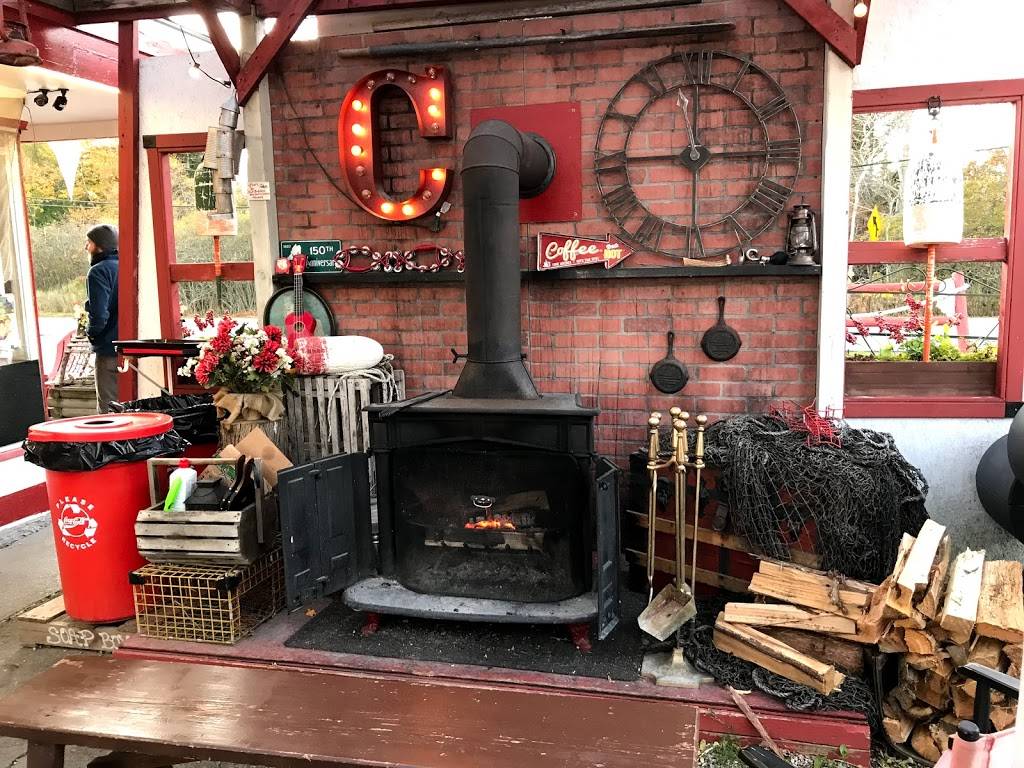 Charlottes Legendary Lobster Pound | meal takeaway | 465 Seawall Rd, Southwest Harbor, ME 04679, USA | 2072448021 OR +1 207-244-8021