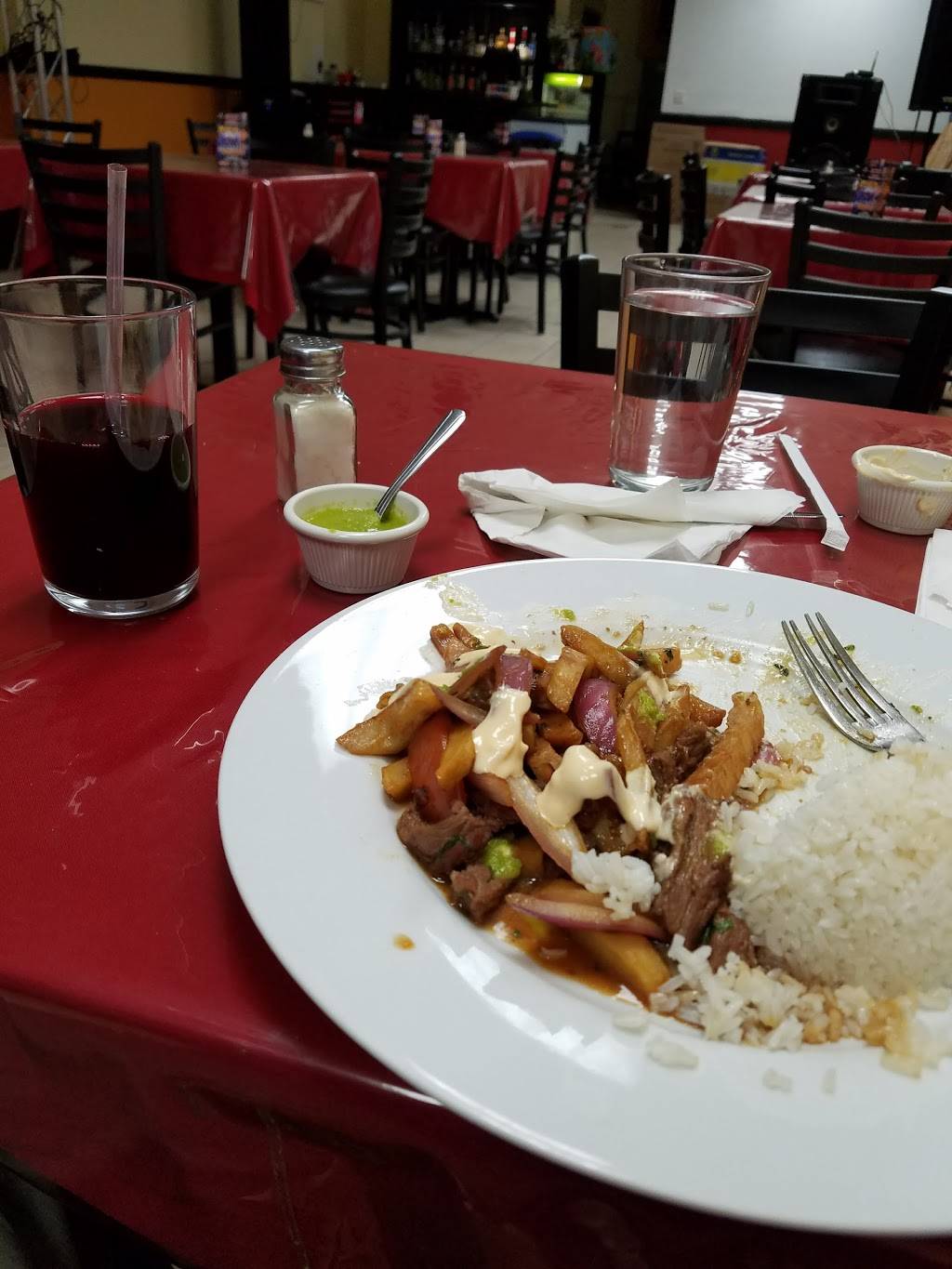 Saritas Chicken | restaurant | 2545 Ennalls Ave, Wheaton, MD 20902, USA | 3019461271 OR +1 301-946-1271