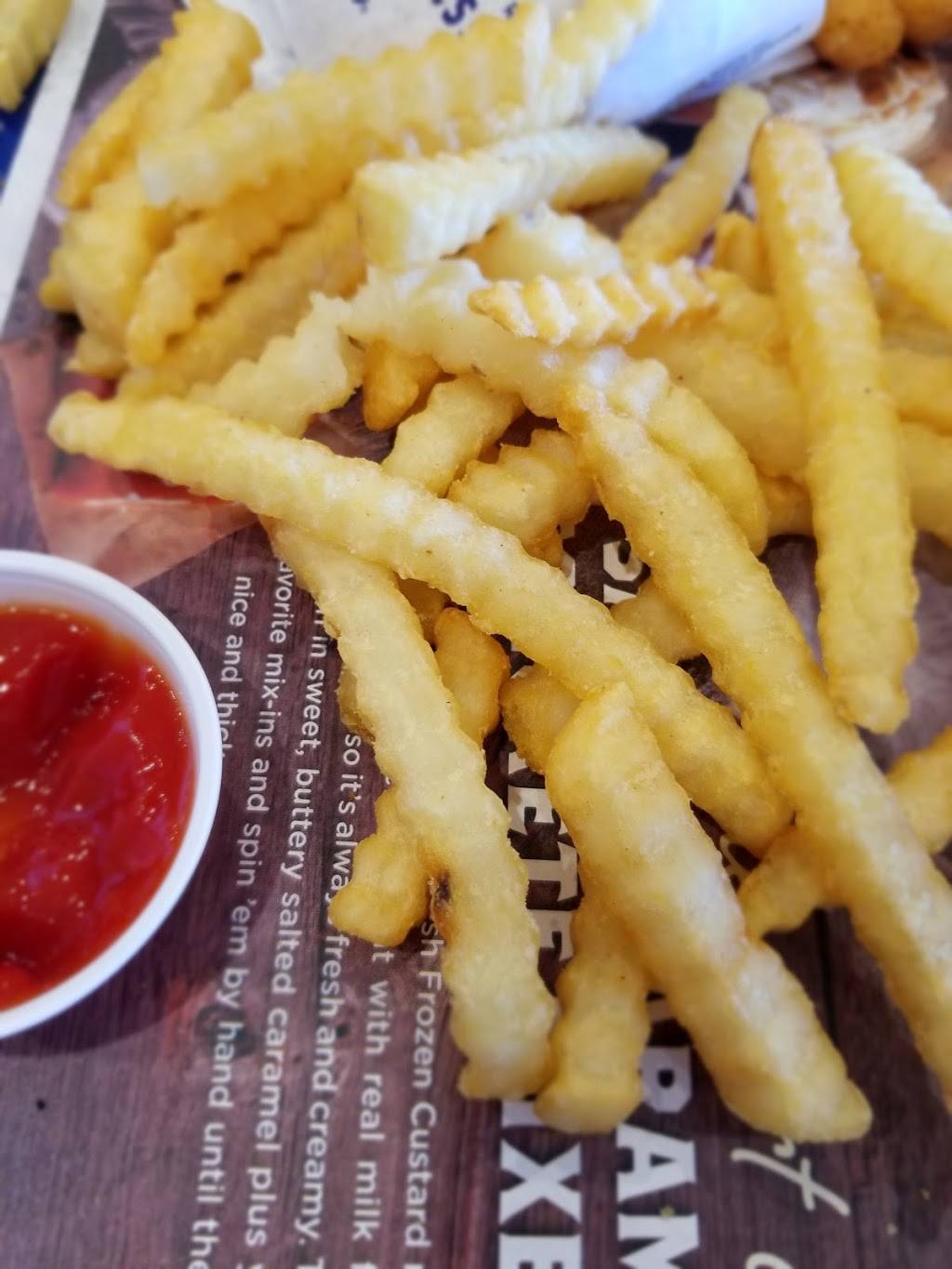 Culvers | restaurant | 1570 E Sumner St, Hartford, WI 53027, USA | 2626706093 OR +1 262-670-6093