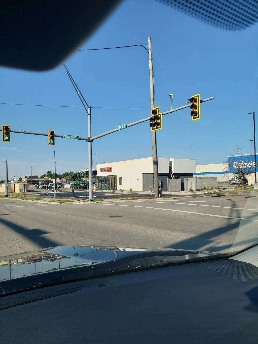 Chipotle Mexican Grill | restaurant | 3479 Towne Blvd, Middletown, OH 45005, USA | 5133924236 OR +1 513-392-4236