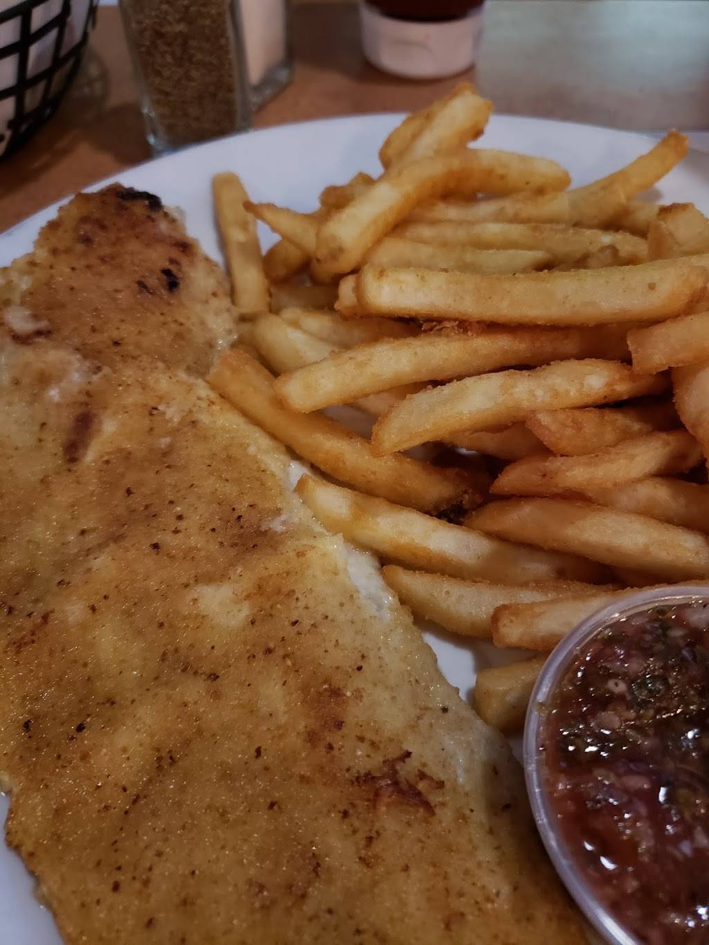 The Pier | restaurant | 39504 Jefferson Ave, Harrison Charter Township, MI 48045, USA | 5862675143 OR +1 586-267-5143