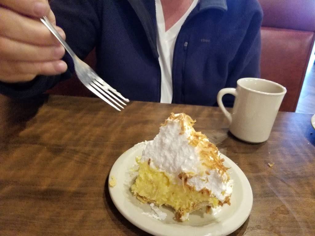 Cherokee Restaurant | restaurant | 205 S Walbaum Rd, Calumet, OK 73014, USA | 4058842508 OR +1 405-884-2508