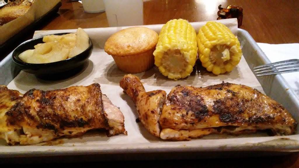Famous Daves Bar-B-Que | restaurant | 15725 E Briarwood Cir, Aurora, CO 80016, USA | 3033966227 OR +1 303-396-6227