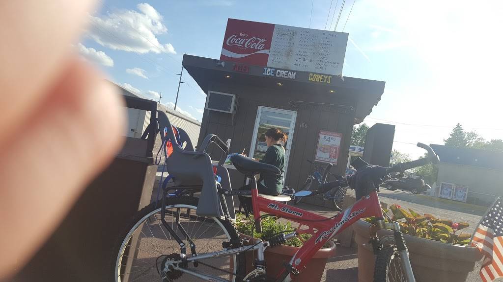 Brown House | restaurant | 100 E Ensley Ave, Auburn, IN 46706, USA | 2609252466 OR +1 260-925-2466