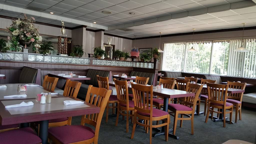 Johns Family Restaurant | restaurant | 2002 Westinghouse Blvd, Charlotte, NC 28241, USA | 7045886613 OR +1 704-588-6613